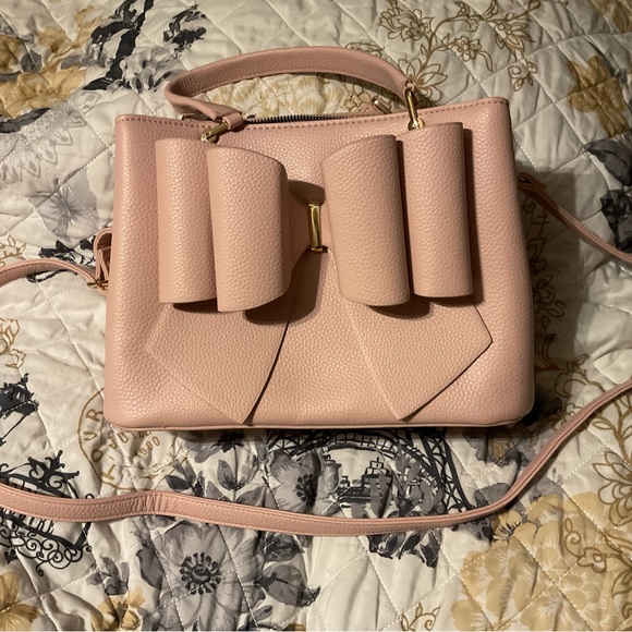 Crossi bag, pink like first picture. Can be crossbody. NWOT - Picture 3 of 6